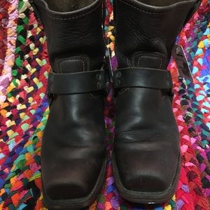 FRYE black/brown women’s boots